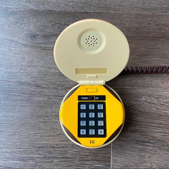 Urban Outfitters Hamburger Phone - Picture 2 of 4